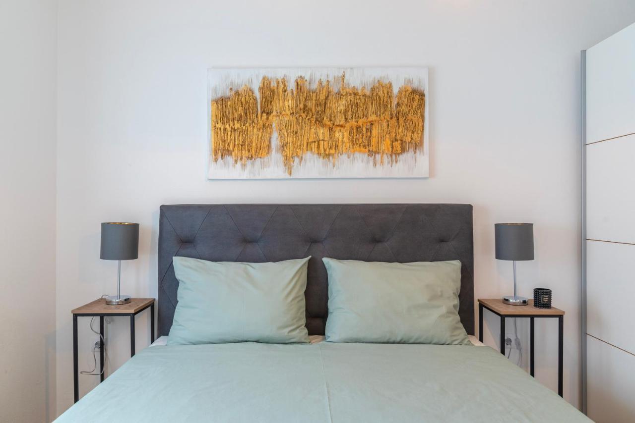Apartmani Sara Бибине Екстериор снимка