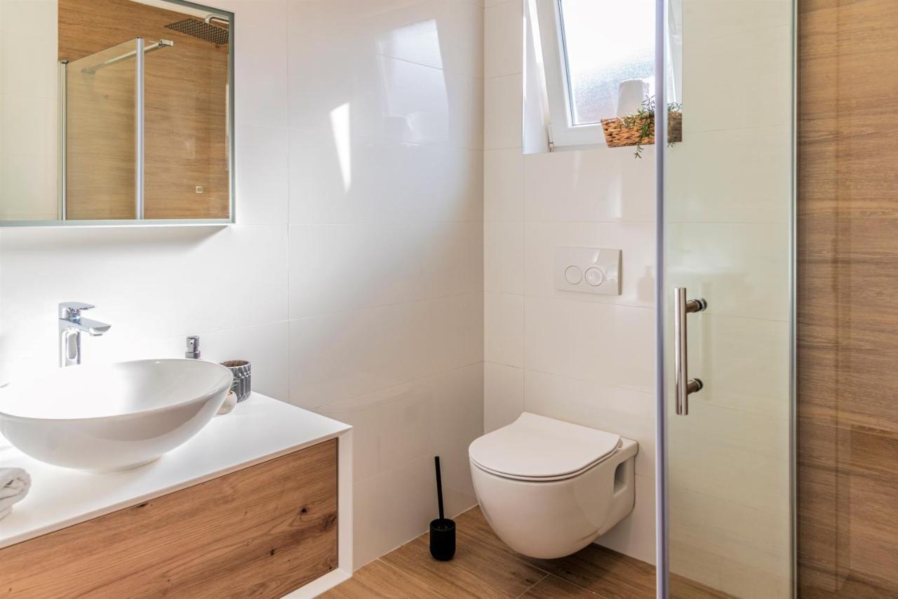 Apartmani Sara Бибине Екстериор снимка