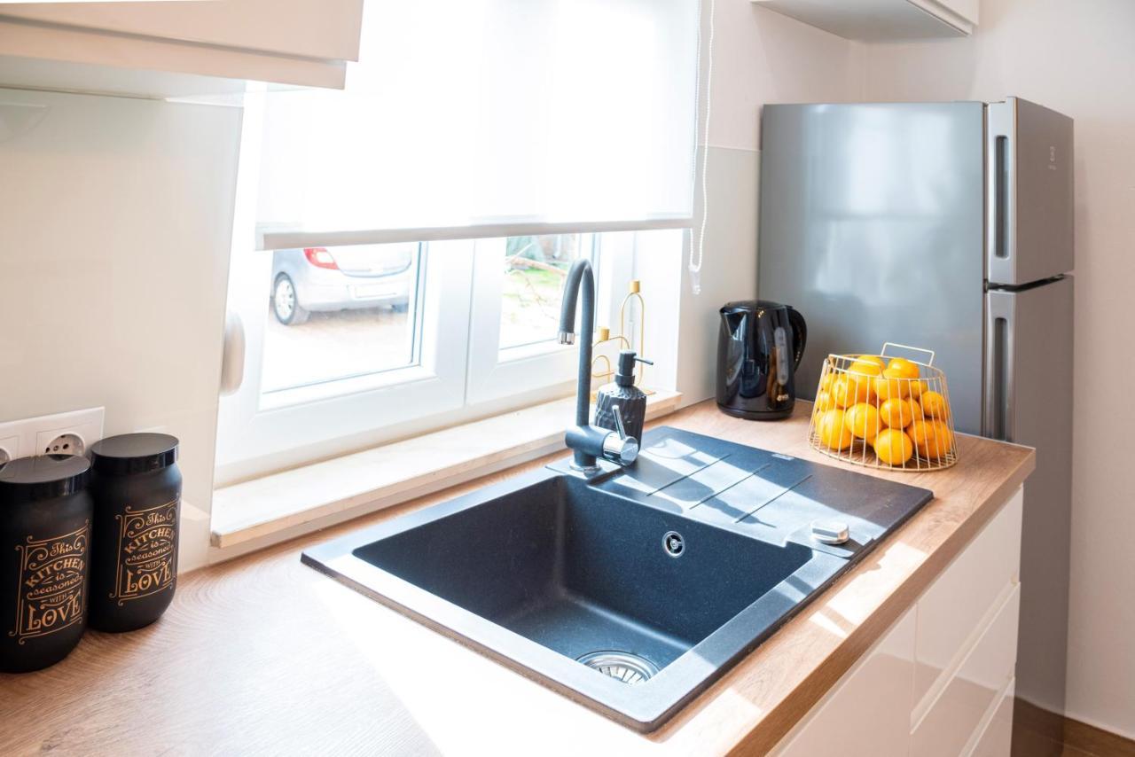 Apartmani Sara Бибине Екстериор снимка