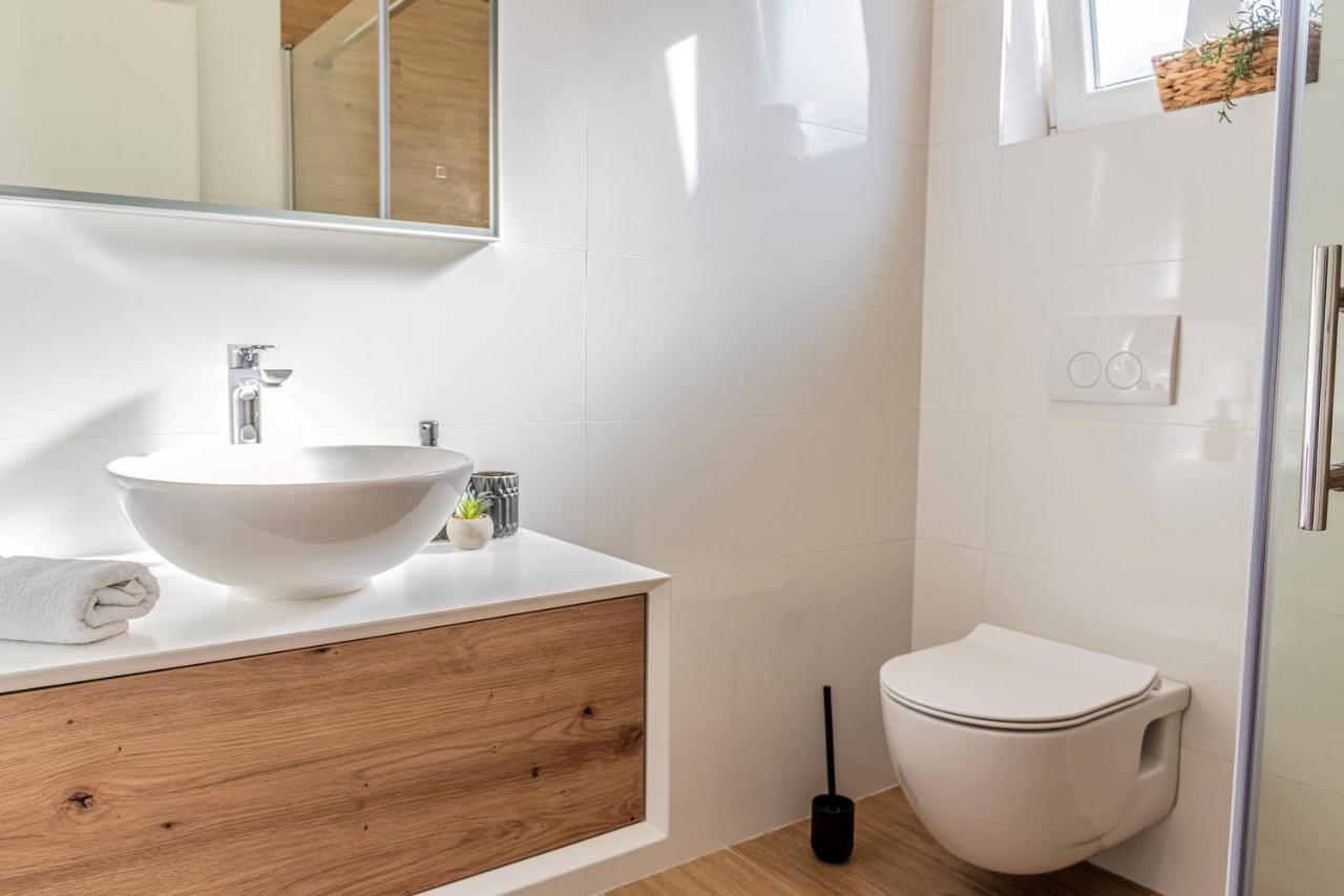 Apartmani Sara Бибине Екстериор снимка