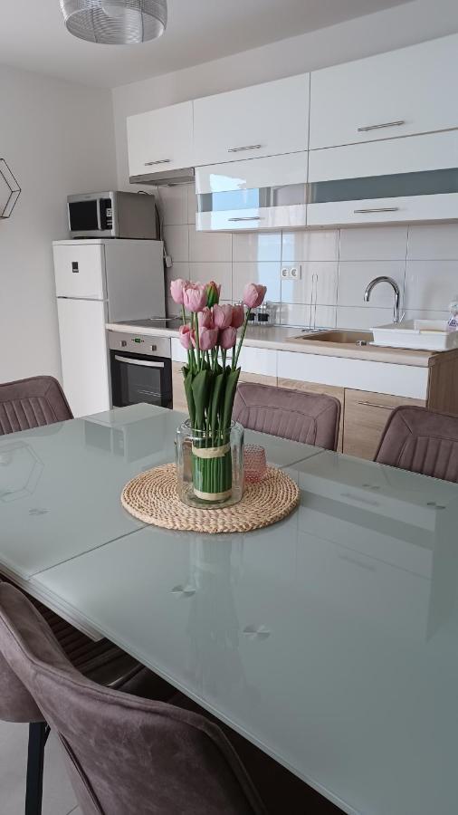Apartmani Sara Бибине Екстериор снимка